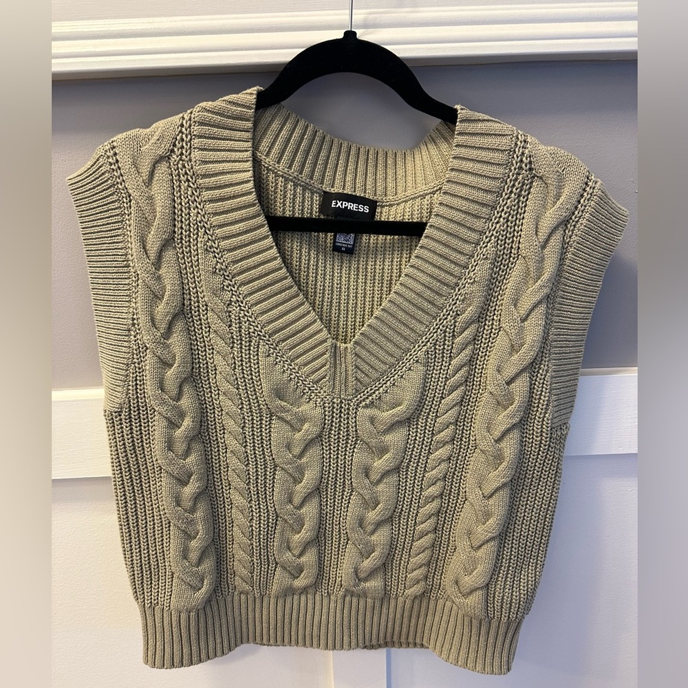 Express XS women’s sweater vest